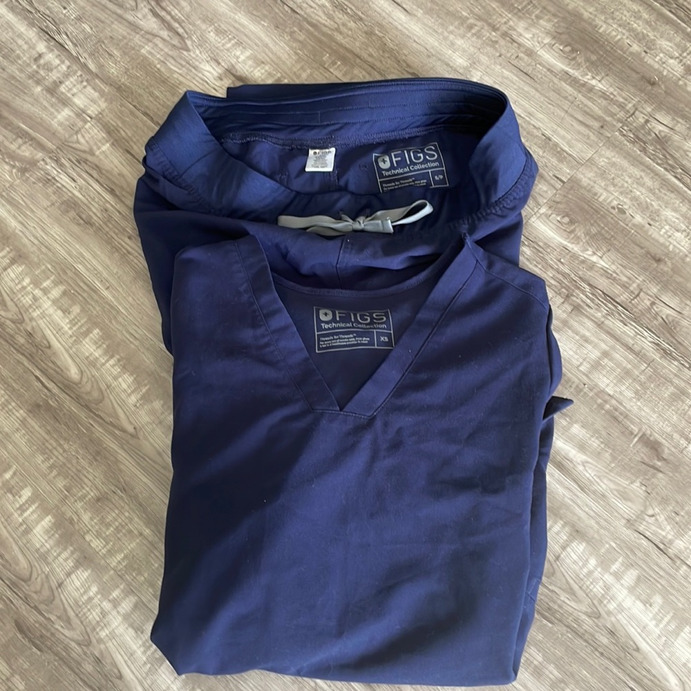 FIGS SCRUB TOP XS Navy Blue